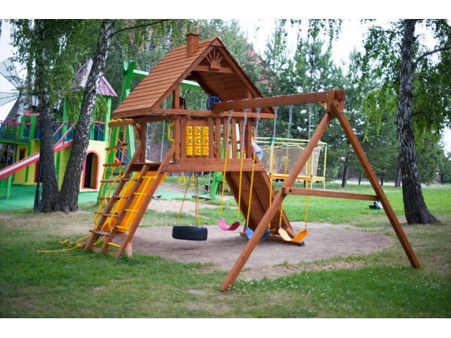 Детская деревянная площадка SUNRISESTAR NS5 с деревянной крышей